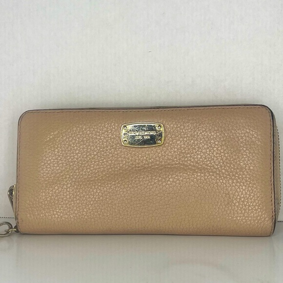 🩷Michael Kors Jet Set Sand Pebbled Leather Long Zip Around Wallet🩷 - Picture 1 of 11